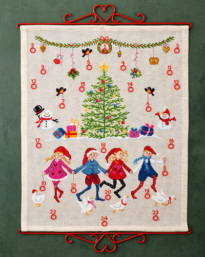 salg af Jule kalender, broderet på Aida stof, mål 48 x 59 cm