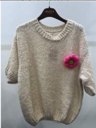 salg af Marta Beige strik med blomst