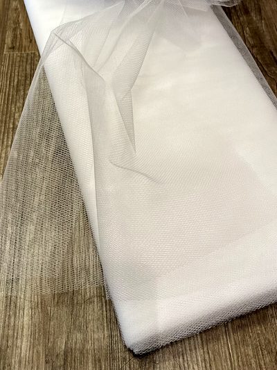 salg af Tyl stof i hvid